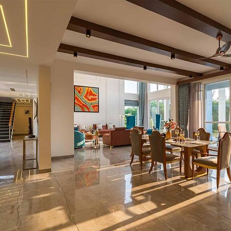 Stayvista At Serenity Farms With Pool, Lawn, Bonfire & Bbq Sohna 外观 照片