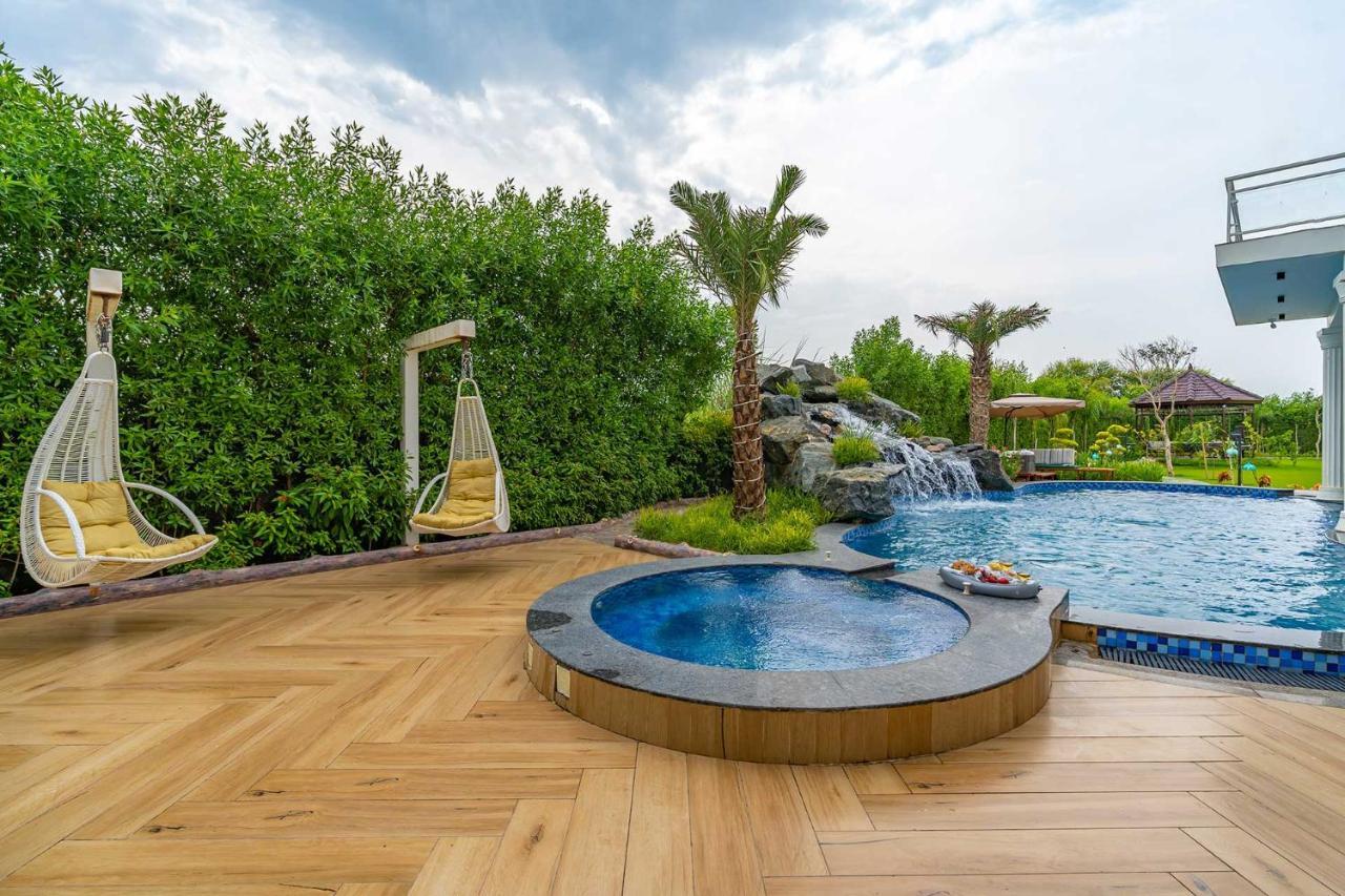 Stayvista At Serenity Farms With Pool, Lawn, Bonfire & Bbq Sohna 外观 照片