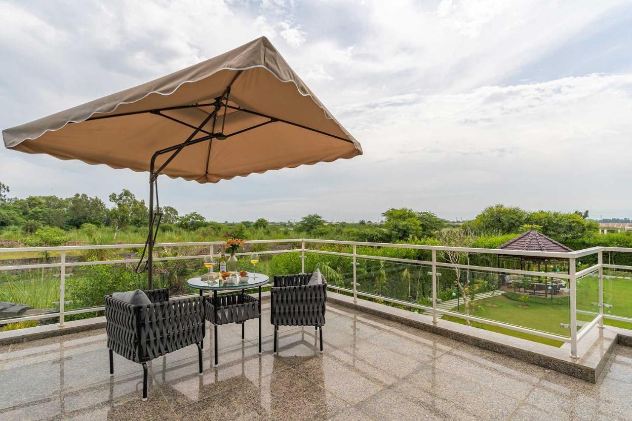 Stayvista At Serenity Farms With Pool, Lawn, Bonfire & Bbq Sohna 外观 照片