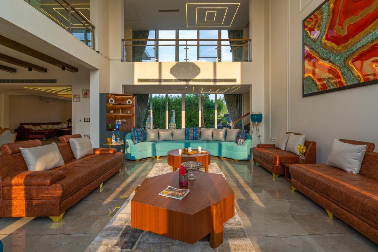 Stayvista At Serenity Farms With Pool, Lawn, Bonfire & Bbq Sohna 外观 照片