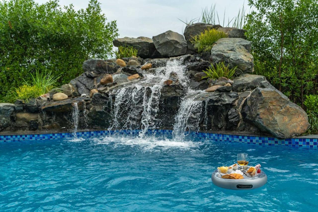 Stayvista At Serenity Farms With Pool, Lawn, Bonfire & Bbq Sohna 外观 照片